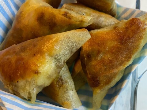 ドライカレーの残りでも◎インド 揚げ春巻き サモサ
